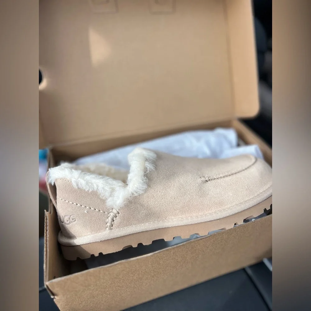 Ugg Loria Slide on - Picture 3 of 3